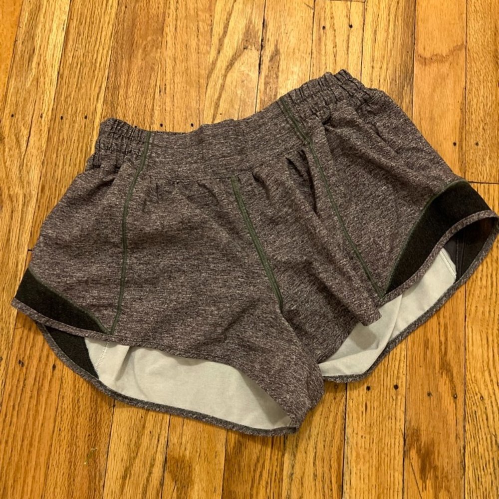 Grey Lululemon Hotty Hot Short Size 6 2.5"